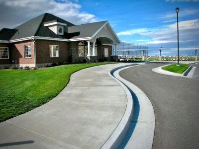 Remuda clubhouse flowers  400x300